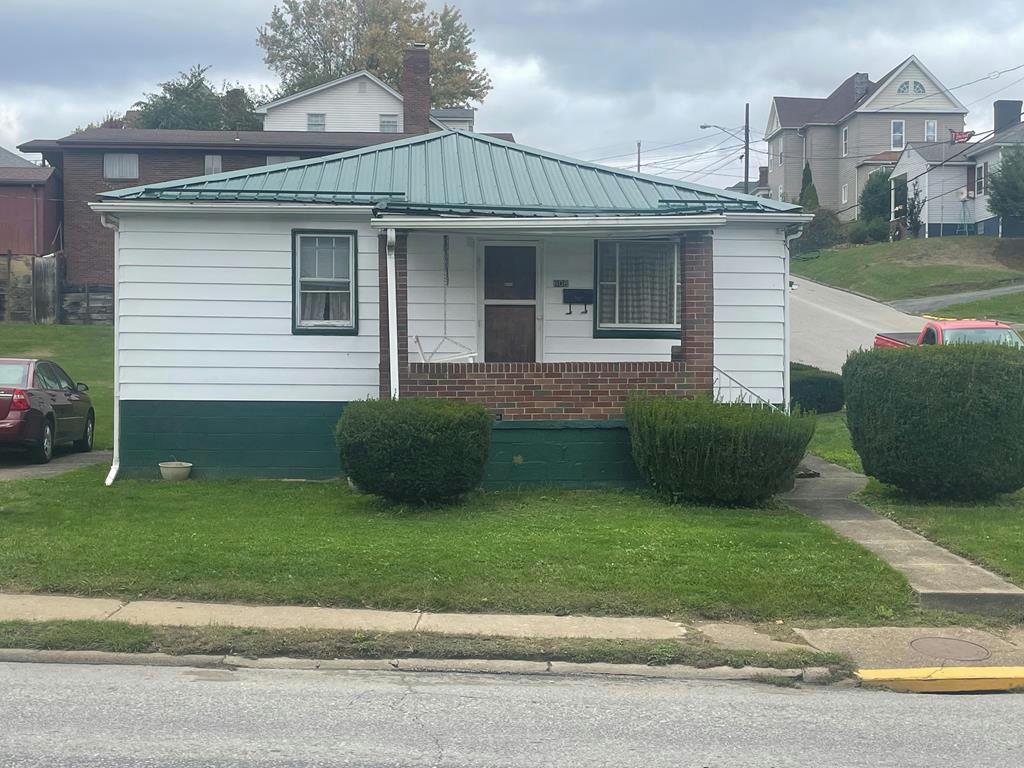 608 12TH ST, MOUNDSVILLE, WV 26041, photo 1 of 31