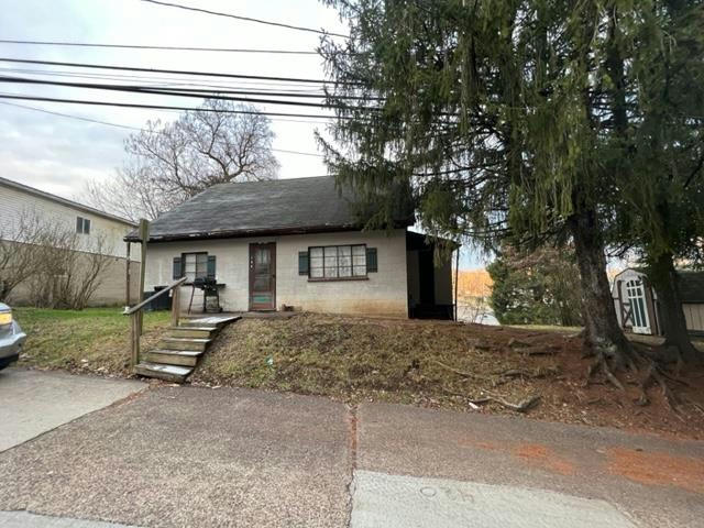 144 PIKE ST, NEW MARTINSVILLE, WV 26155, photo 1 of 22