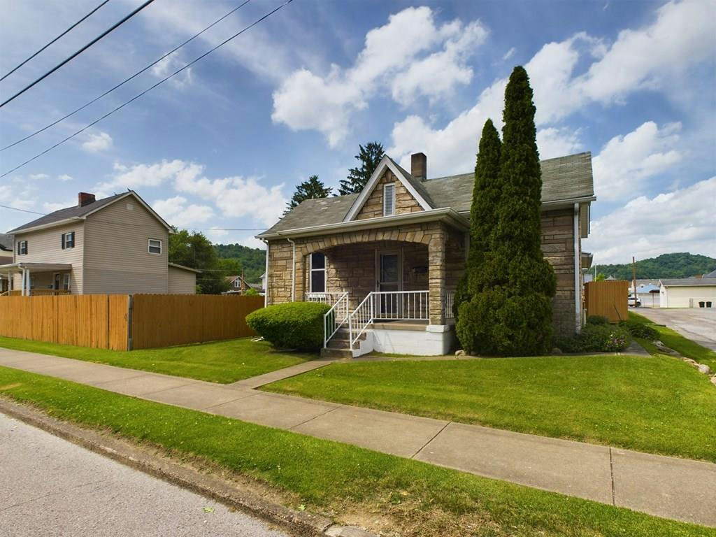 2 SYCAMORE AVE, WHEELING, WV 26003, photo 1 of 28